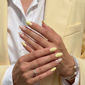 Gel Polish • 669 Blushing Nude (semi-transparent) • 21FREE