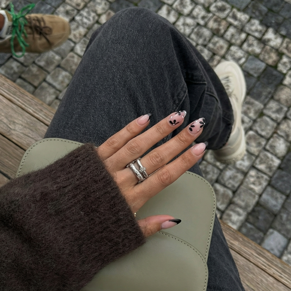 Gel Polish • 669 Blushing Nude (semi-transparent) • 21FREE