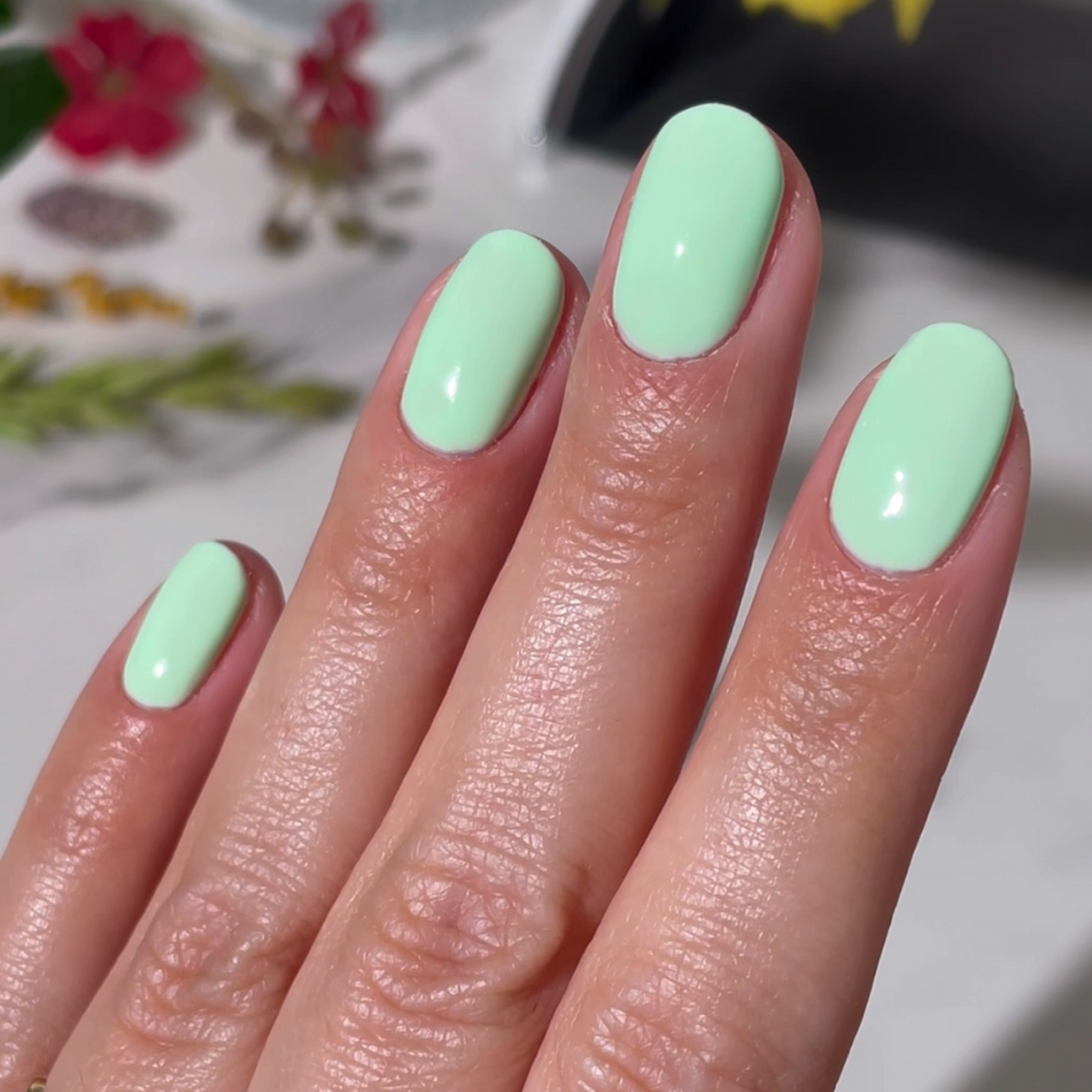 Gel Polish • 820 Lime Blossom • 21FREE